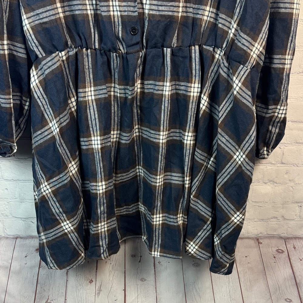 BloomChic Navy Plaid Flannel Long Sleeve Tunic Top Plus Size 6X (30) - Picture 6 of 7